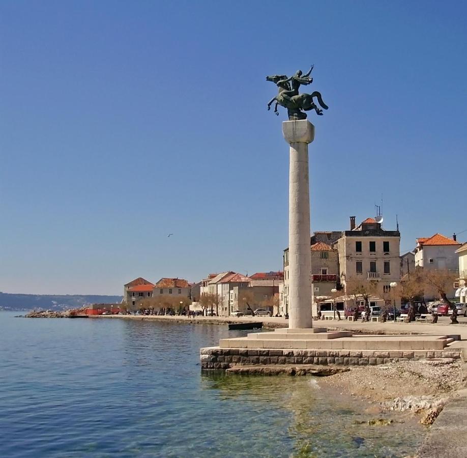 Apartment In Kastel Luksic With Terrace, Air Conditioning, W-Lan, Washing Machine 5107-2 Kastela Exterior photo